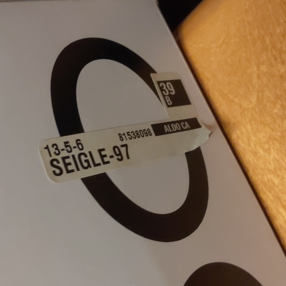 Aldo Seigle black leather and shearling heeled boot - Picture 14 of 16